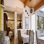 Hotel Le Saint Martin Bourg-Sainte-Marie