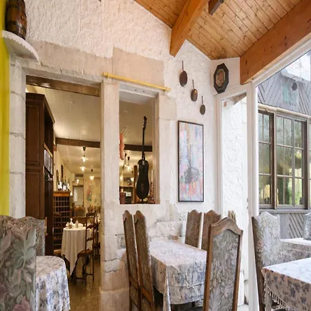 Hotel Le Saint Martin Bourg-Sainte-Marie